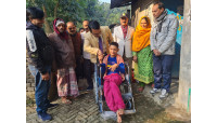 শহীদ বুদ্ধিজীবী দিবস উপলক্ষে প্রতিবন্ধীর মাঝে ডা. গোলাম রাব্বানীর হুইল চেয়ার প্রদান