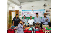 শিবগঞ্জে নিবাসী শিশুদের মধ্যে ঈদের পোশাক বিতরণ