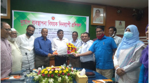 করোনা প্রতিরোধে মডেল চাঁপাইনবাবগঞ্জ  জনপ্রশাসন পদক পাচ্ছে চারজন