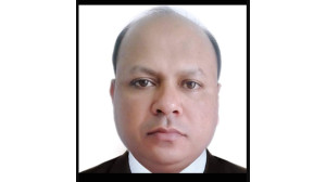 বদলির পরও স্বপদে বহাল বাফার গুদাম ইনচার্জ