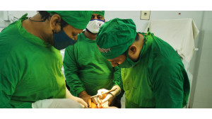  ২৫০ শয্যাবিশিষ্ট জেলা হাসপাতালে প্রথম জায়ান্ট সেল টিউমার অপারেশন করলেন ডা. ইসমাইল