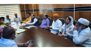 চাঁপাইনবাবগঞ্জ জেলা আওয়ামী লীগের সভা 