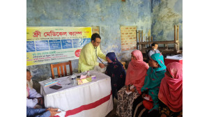 বালিয়াডাঙ্গায় ডা. রাব্বানীর আয়োজনে ফ্রি মেডিকেল ক্যাম্প