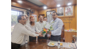 স্বাশিপের পক্ষ থেকে সদর ইউএনওকে ফুলেল শুভেচ্ছা