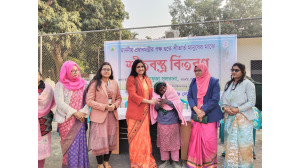 চাঁপাইনবাবগঞ্জে লেডিস ক্লাবের শীতার্তদের  মাঝে কম্বল বিতরণ 