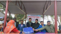 চাঁপাইনবাবগঞ্জে শিক্ষা প্রকৌশল অধিদপ্তর (ইইডি)’র উদ্যোগে শীতবস্ত্র বিতরণ