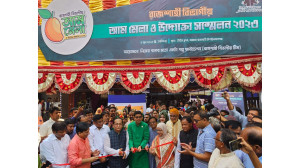 চাঁপাইনবাবগঞ্জে রাজশাহী বিভাগীয় আম মেলা ও উদ্যোক্তা সম্মেলন অনুষ্ঠিত