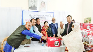 দুঃস্থ, অসহায় ও স্বামী পরিত্যক্তা নারীদের স্বাবলম্বী করতে  সেলাই মেশিন  দিলেন ফেরদৌসী ইসলাম জেসি 