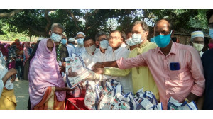 মোখলেসুর রহমানের ঈদুল ফিতর উপলক্ষে ২টি ওয়ার্ডে খাদ্য সামগ্রী বিতরণ   