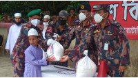 সীমান্তবর্তি কয়েকটি এতিমখানায় বিজিবির ত্রাণ বিতরণ