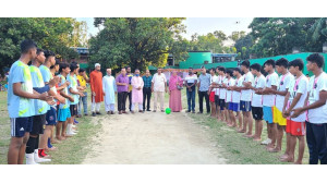 নবাবগঞ্জ জেলা আদর্শ উচ্চ বিদ্যালয়ে ফুটবল লীগের উদ্বোধন  