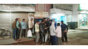  চাঁপাইনবাবগঞ্জ ঢাকা বাস স্টাণ্ডে  টিকিট নিতে আসা দূরপাল্লার যাত্রীদের হয়রানি করছে দালালরা -  প্রশাসনের হস্তক্ষেপ কামনা 