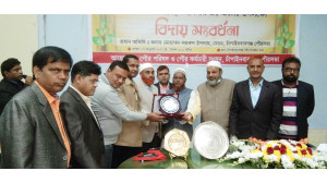 চাঁপাইনবাবগঞ্জ পৌরসভার নির্বাহী প্রকৌশলী সাদিকুল ইসলামের বিদায় সংবর্ধনা 