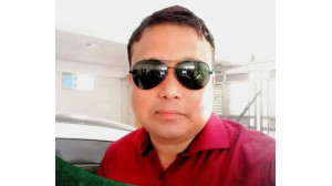 চাঁপাইনবাবগঞ্জে ফেন্সিডিলসহ আটককৃত উপ-সচিবের আত্মহত্যার চেষ্টা