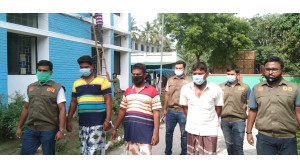 স্থলবন্দরে চাঁদাবাজীর অভিযোগে ৩ শ্রমিককে গ্রেফতার করেছে ডিবি 