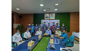 করোনায় ক্ষতিগ্রস্থ ১০ জন ছাত্র মৎস্য উদ্যোক্তাকে জেলা প্রশাসনের আর্থিক সহায়তা