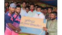 চাঁপাইনবাবগঞ্জে বাগচর প্রিমিয়ার লীগে ইসলামপুর বাবা ক্রিকেট দল চ্যাম্পিয়ন