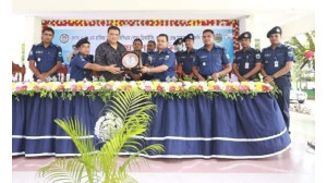 রাজশাহী রেঞ্জের ডিআইজিকে বদলিজনিত সংবর্ধনা দিল চাঁপাইনবাবগঞ্জ জেলা পুলিশ