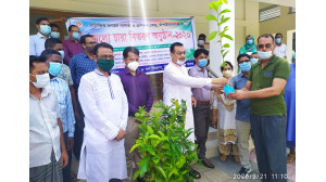 চাঁপাইনবাবগঞ্জ সদর উপজেলা পরিষদ সভা ও বিনামূল্যে গাছের চারা বিতরণ