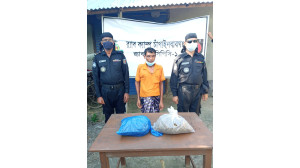 র‌্যাবের অভিযানে ১ কেজি ৯০০ গ্রাম গাঁজাসহ শীর্ষ মাদক ব্যবসায়ী ইদু গ্রেপ্তার  