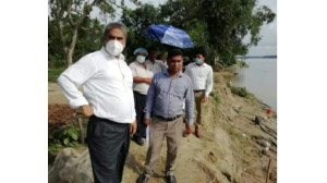 মহানন্দার ভাঙন এলাকা পরিদর্শন পানি উন্নয়ন বোর্ডের
