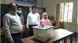 চরঅনুপনগর ইউনিয়নে ভোটগ্রহণ শেষে চলছে গণনা