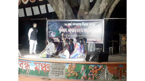 চাঁপাইনবাবগঞ্জে মঞ্চস্থ হলো ‘সেপ্টেম্বর অন যশোর রোড’ গীতিনাট্য