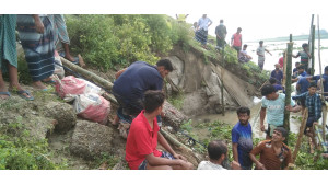 নামোরাজারামপুর মহানন্দা নদীতে ভাঙন, হুমকির মুখে গ্রামবাসীসহ অসংখ্য স্থাপনা