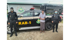 চাঁপাইনবাবগঞ্জে  ২ কোটি টাকা মূল্যের ২ কেজি হেরোইনসহ আটক ১