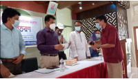 সদরে  নন-এমপিও শিক্ষক-কর্মচারীদের মাঝে প্রধানমন্ত্রীর অনুদান বিতরণ
