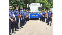 প্লাজমা দিতে ঢাকা গেলেন চাঁপাইনবাবগঞ্জ জেলা পুলিশের ১৩ সদস্য
