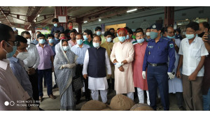 আম নিয়ে ঢাকার উদ্দেশ্যে ছেড়ে গেল স্পেশাল ম্যাংগো ট্রেন