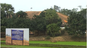 সংরক্ষণের অভাবে বিলিন হচ্ছে রহনপুরে অবস্থিত ঐতিহাসিক নওদা বুরুজ (ষাড় বুরুজ)