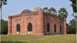 ঐতিহাসিক ধনিয়াচক মসজিদ 