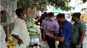 চাঁপাইনবাবগঞ্জে  ৩ তরমুজ বিক্রেতা কে জরিমানা