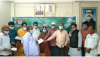 দলের দুস্থ ও অসুস্থ কর্মীদের মধ্যে প্রধানমন্ত্রীর আর্থিক অনুদানের চেক বিতরণ
