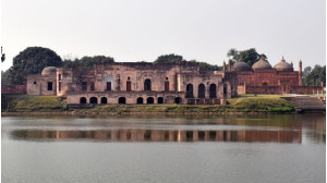 ঐতিহাসিক তহাখানা